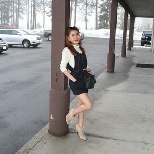 Meet your Posher, Leona